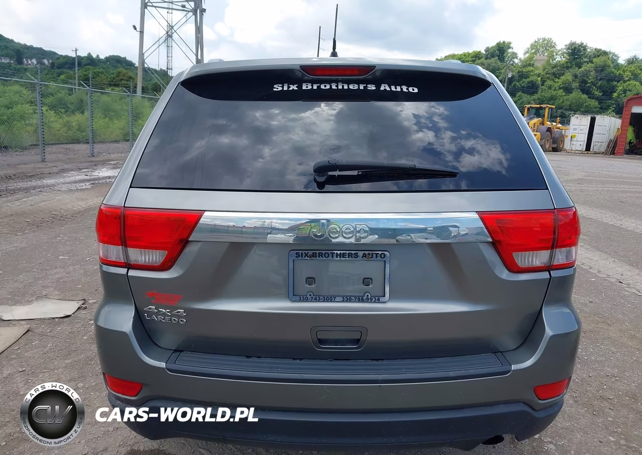 2011 Jeep Grand Cherokee Laredo VIN:1J4RR4GG1BC576845 - 12