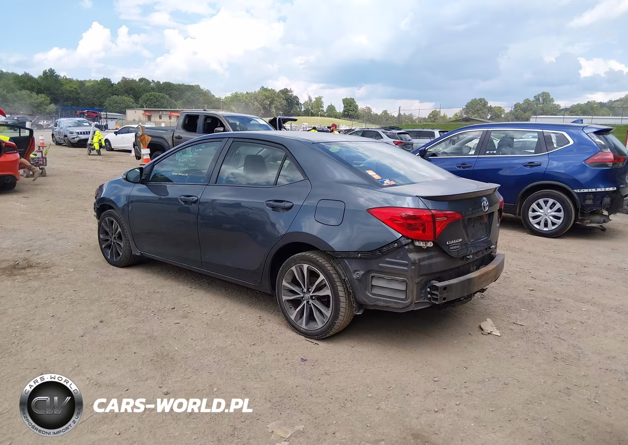 2017 Toyota Corolla Se VIN:2T1BURHE8HC897667 - 3