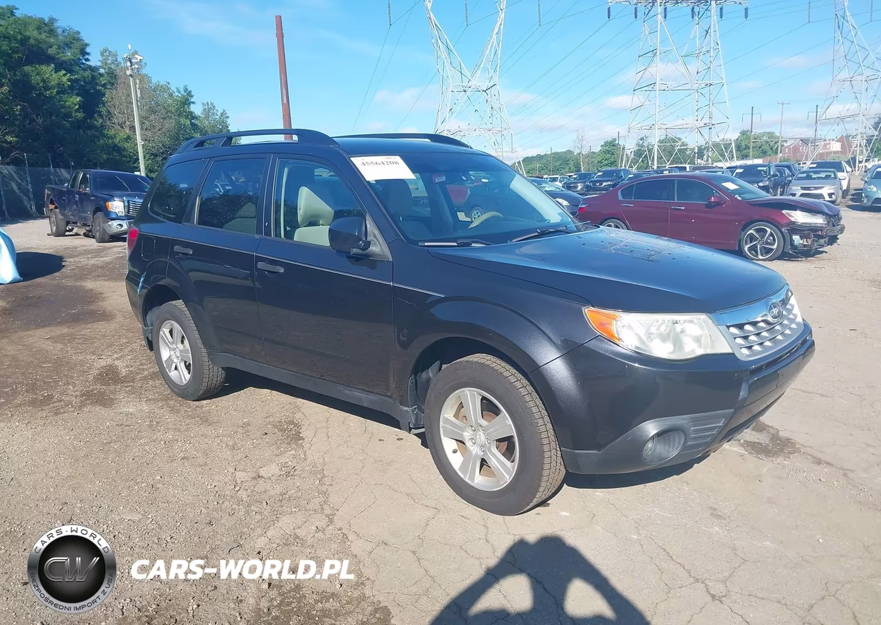 2013 Subaru Forester 2.5X – zdjęcie 1 z 12
