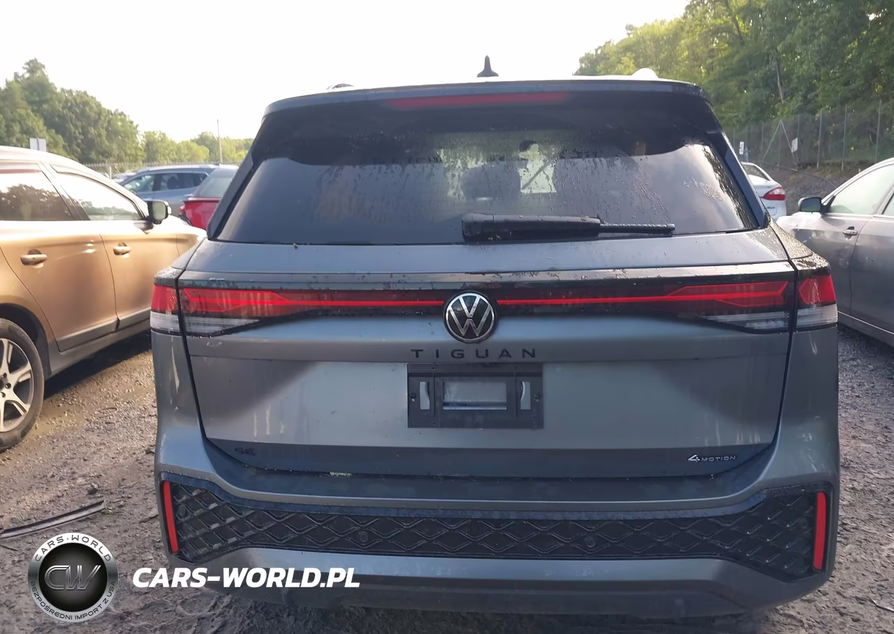 2026 Volkswagen Tiguan Se R-Line Black VIN:3VVGR7RM3TM008079 - 16