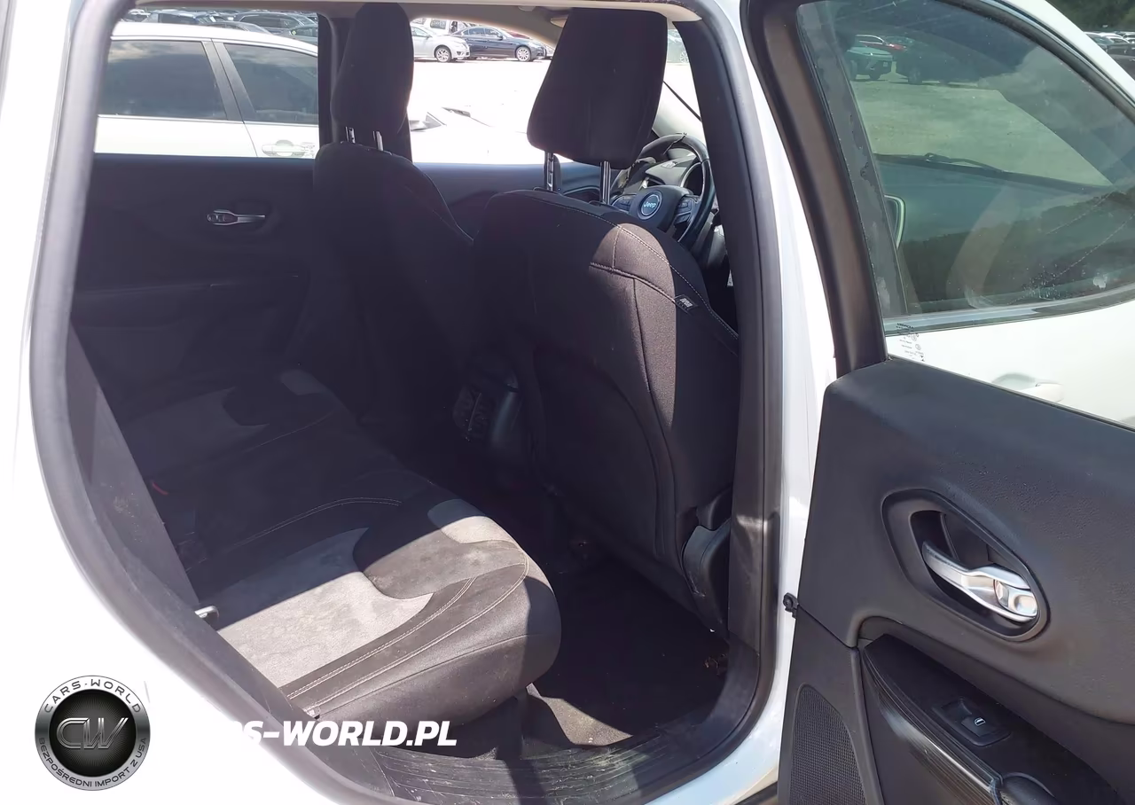 2014 Jeep Cherokee Latitude VIN:1C4PJMCS7EW179982 - 8