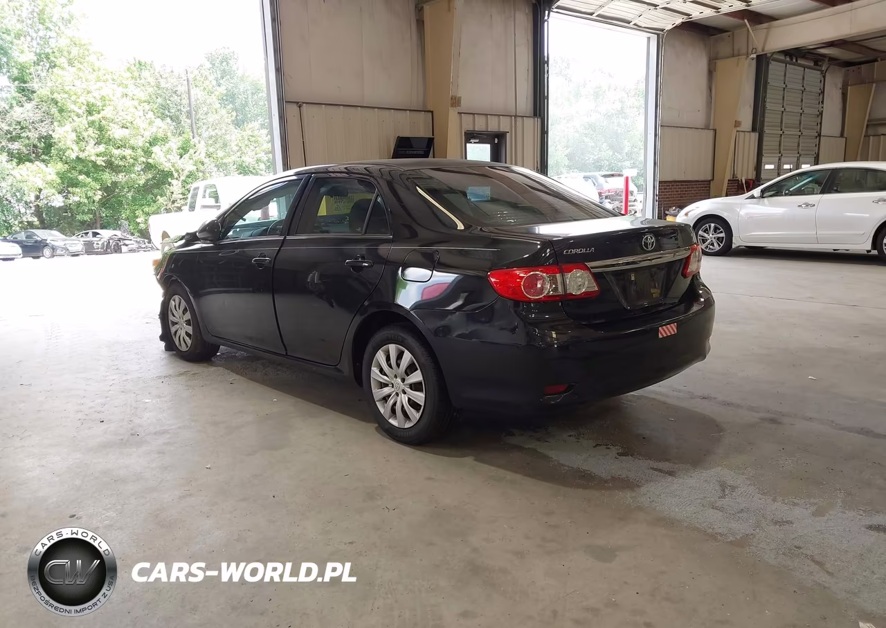 2013 Toyota Corolla Le VIN:2T1BU4EE3DC081810 - 3