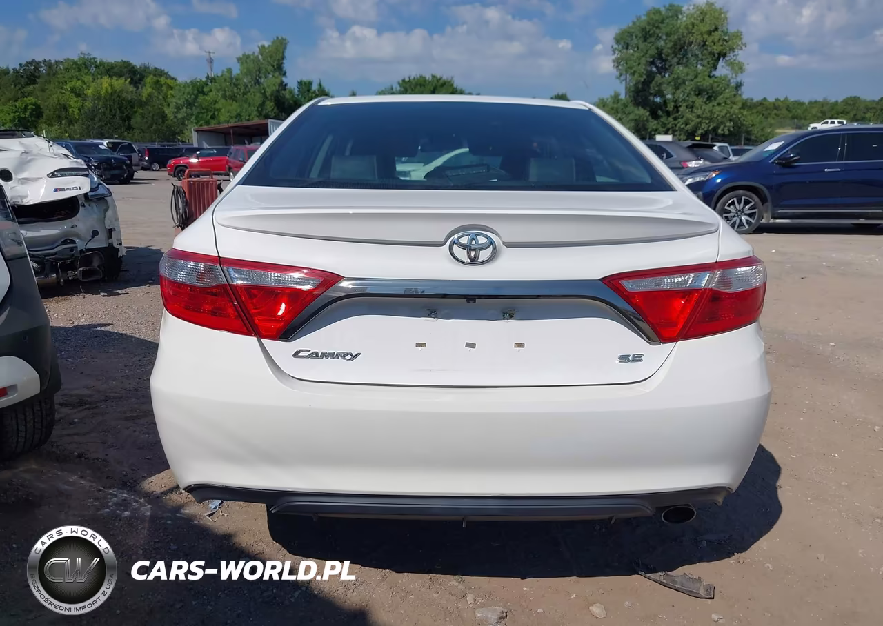 2016 Toyota Camry Le VIN:4T1BF1FK5GU208525 - 16