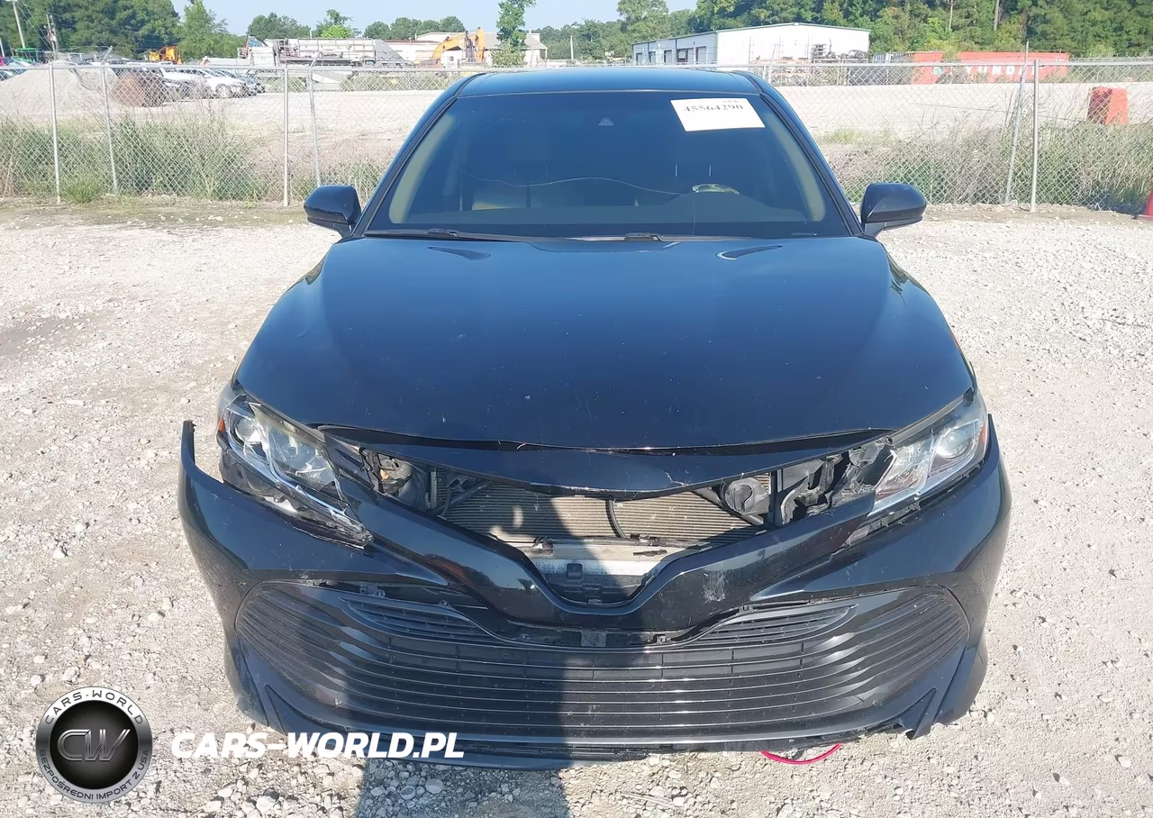 2018 Toyota Camry Le VIN:4T1B11HK4JU003930 - 12