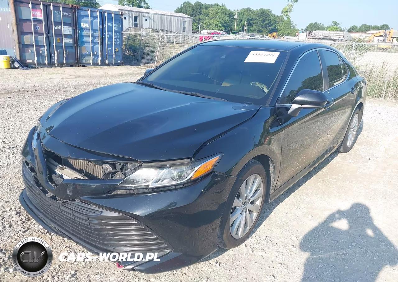 2018 Toyota Camry Le VIN:4T1B11HK4JU003930 - 2