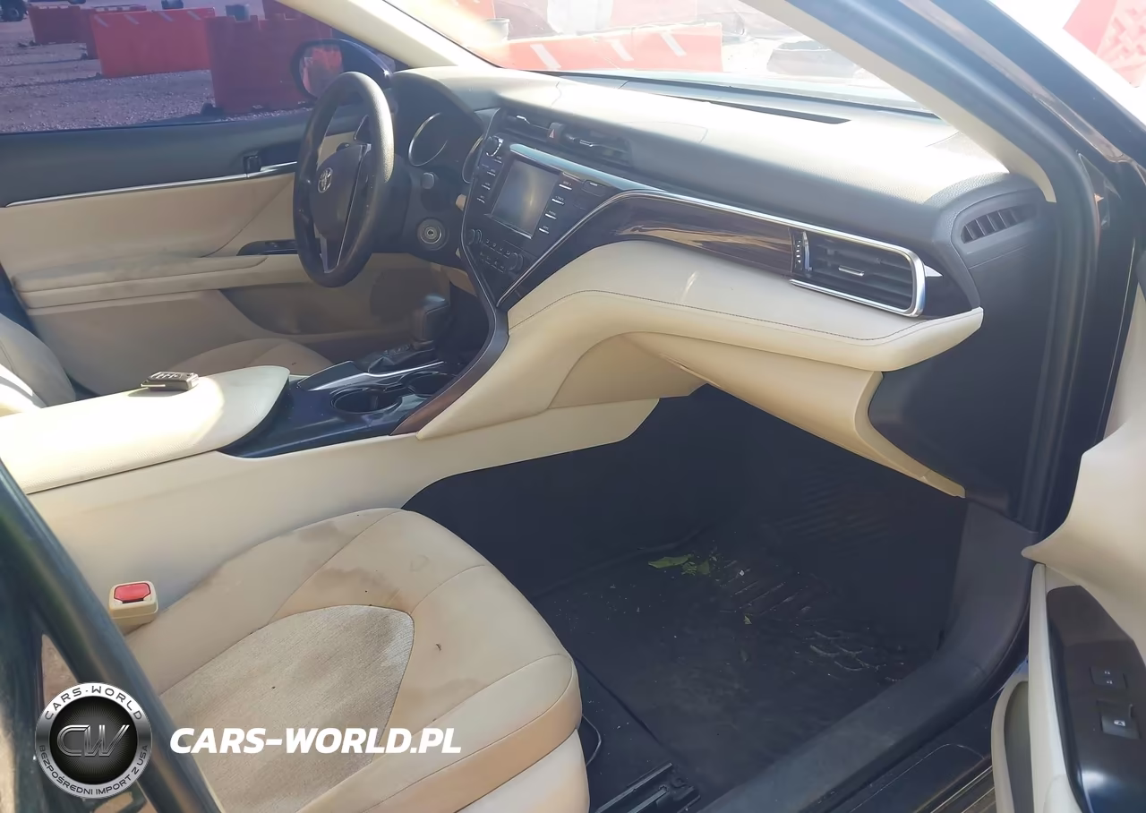 2018 Toyota Camry Le VIN:4T1B11HK4JU003930 - 5