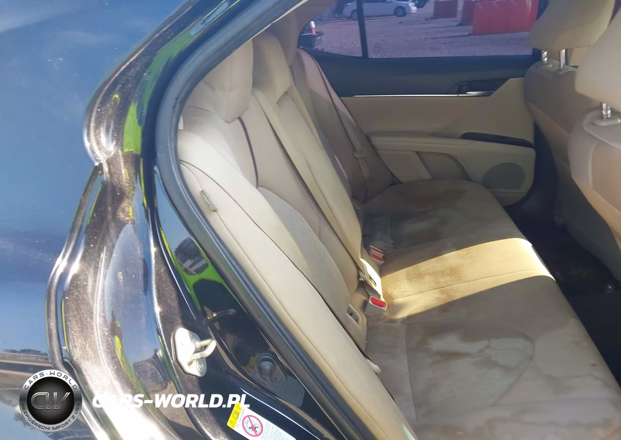2018 Toyota Camry Le VIN:4T1B11HK4JU003930 - 8