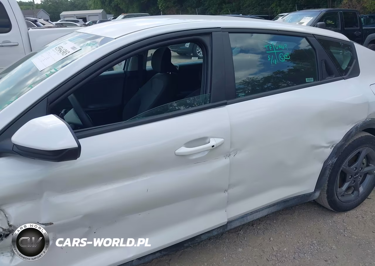 2025 Kia K4 Lxs VIN:3KPFT4DE4SE038422 - 14