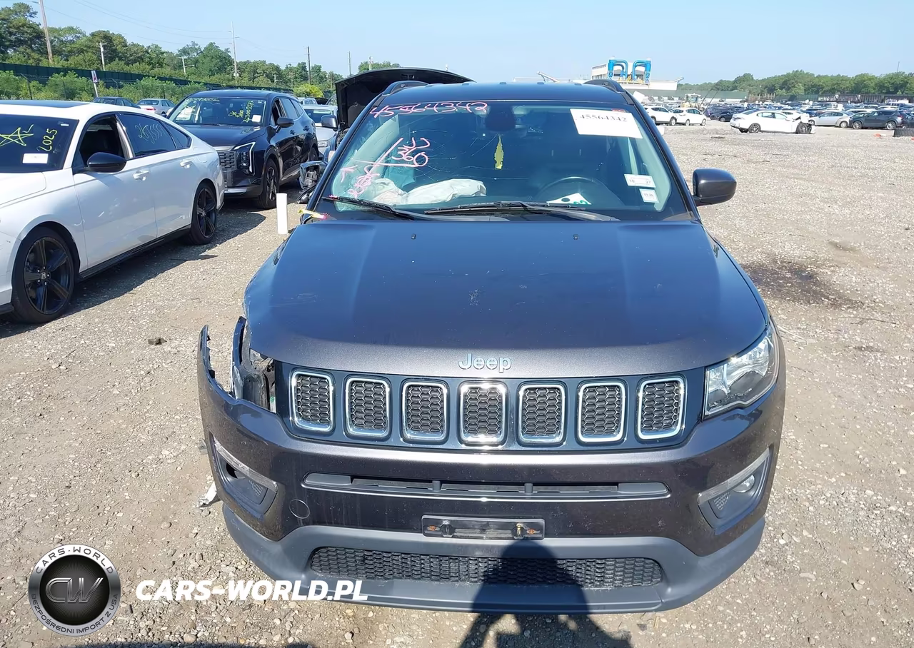 2018 Jeep Compass Latitude 4X4 VIN:3C4NJDBB1JT255690 - 12