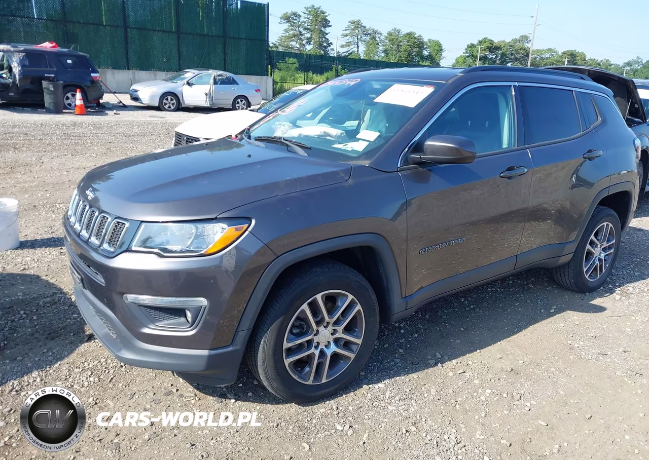 2018 Jeep Compass Latitude 4X4 VIN:3C4NJDBB1JT255690 - 2