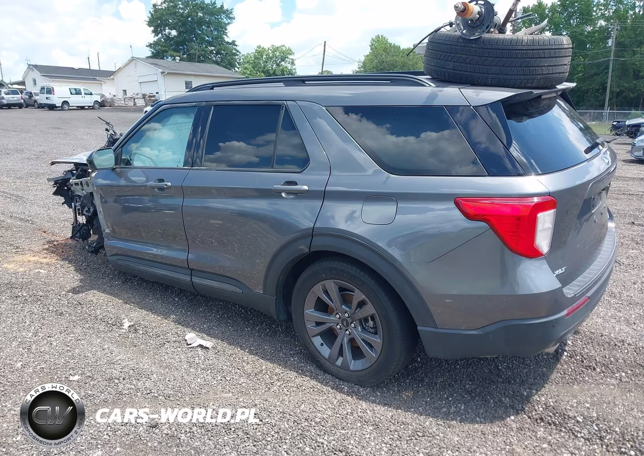 2022 Ford Explorer Xlt VIN:1FMSK8DH1NGA69565 - 3
