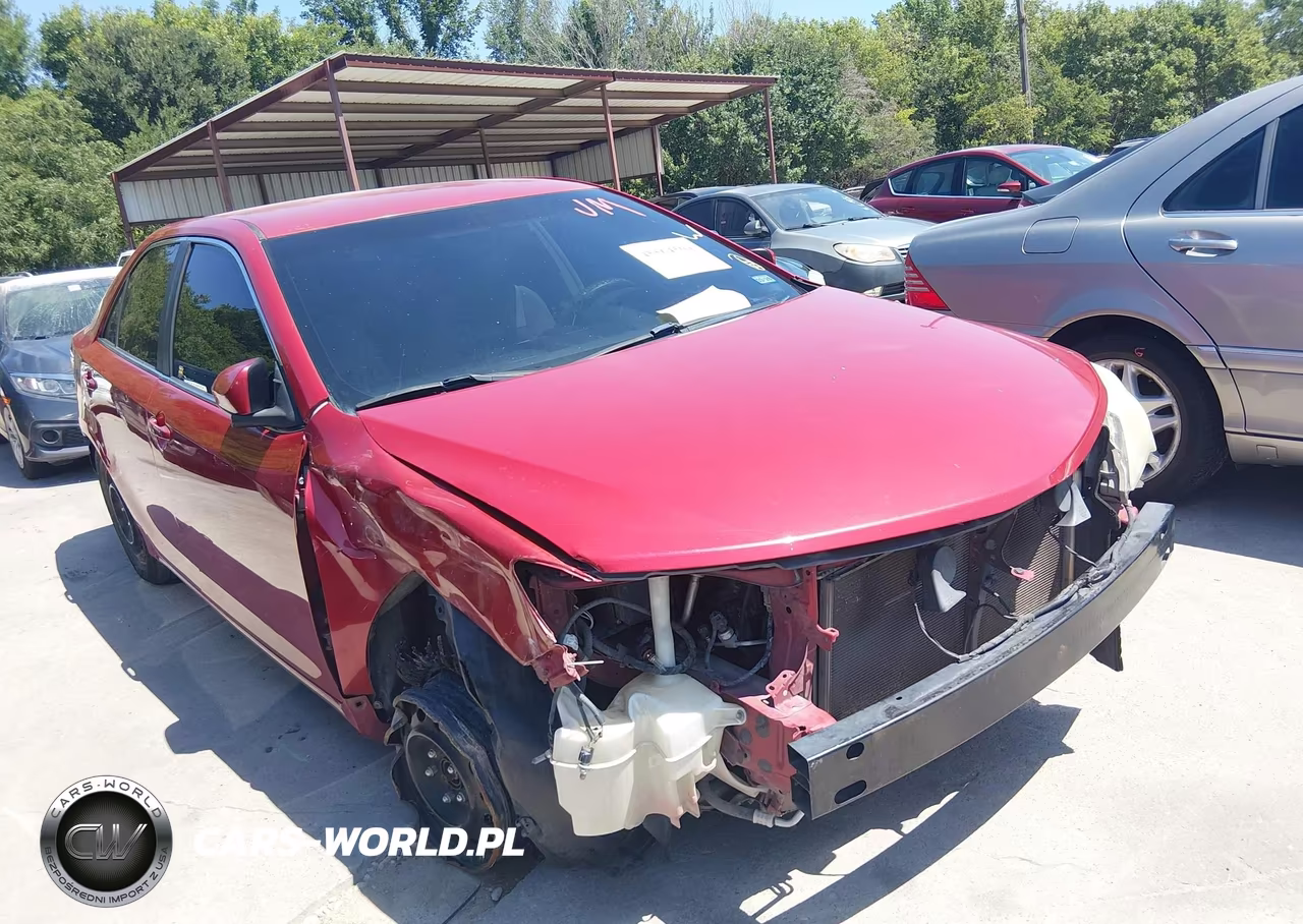 2012 Toyota Camry Le – zdjęcie 1 z 10