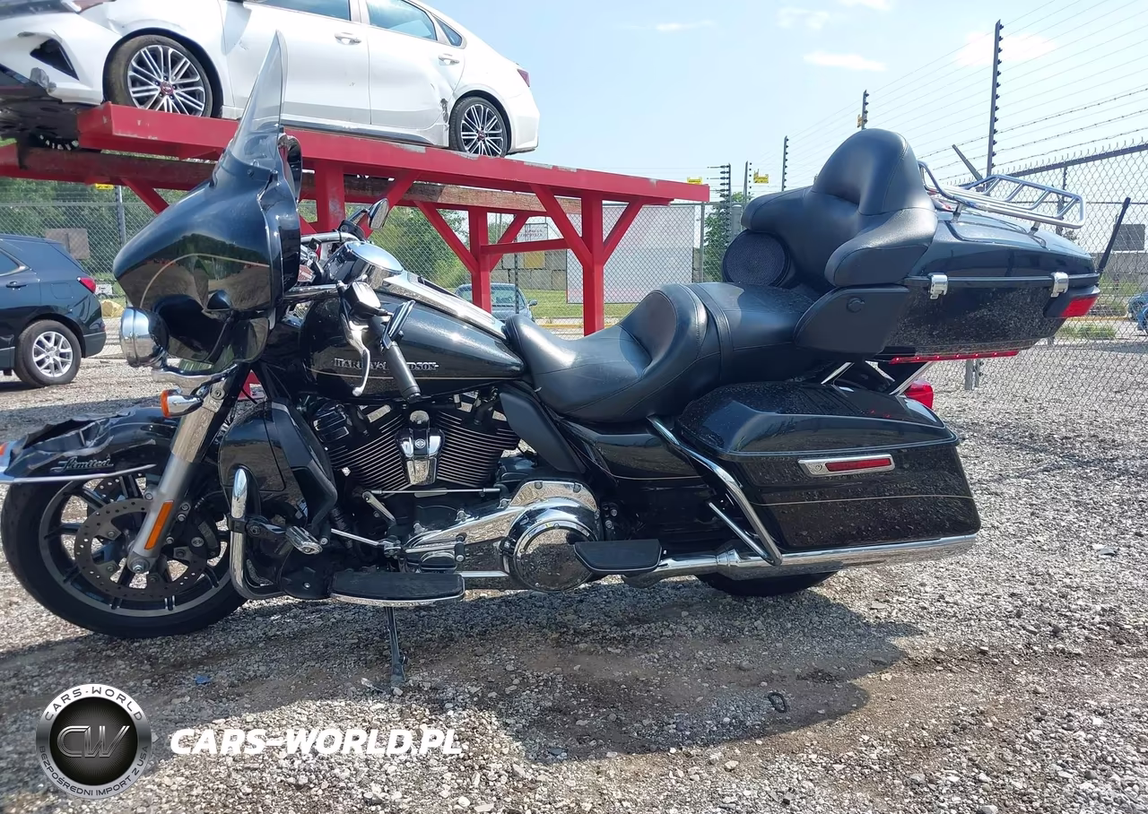 2017 Harley-Davidson Flhtk Ultra Limited VIN:1HD1KED10HB623809 - 13
