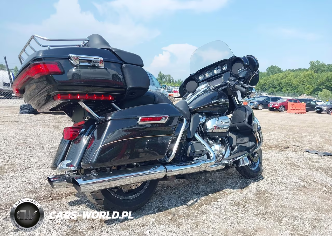 2017 Harley-Davidson Flhtk Ultra Limited VIN:1HD1KED10HB623809 - 4