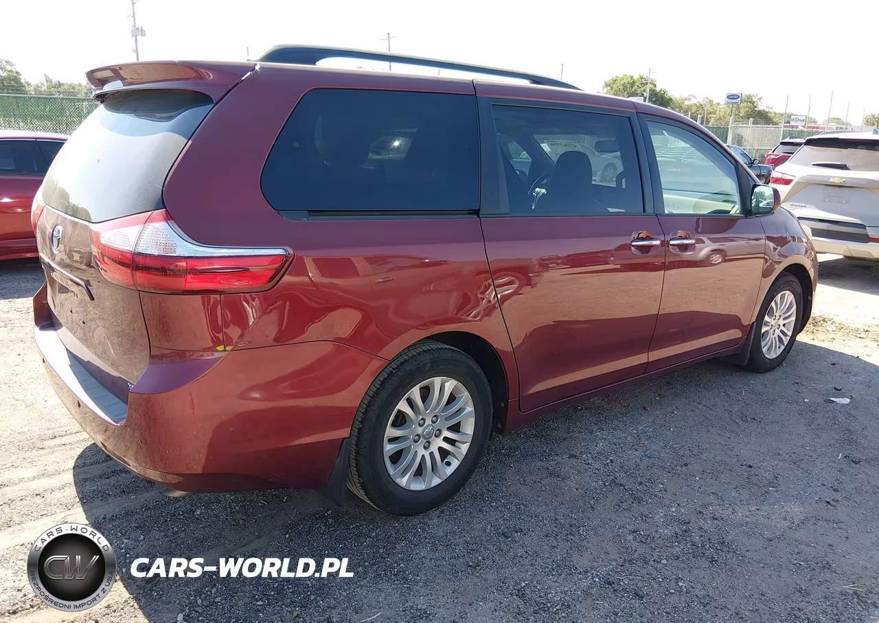 2017 Toyota Sienna Xle Premium 8 Passenger VIN:5TDYZ3DC6HS849976 - 4