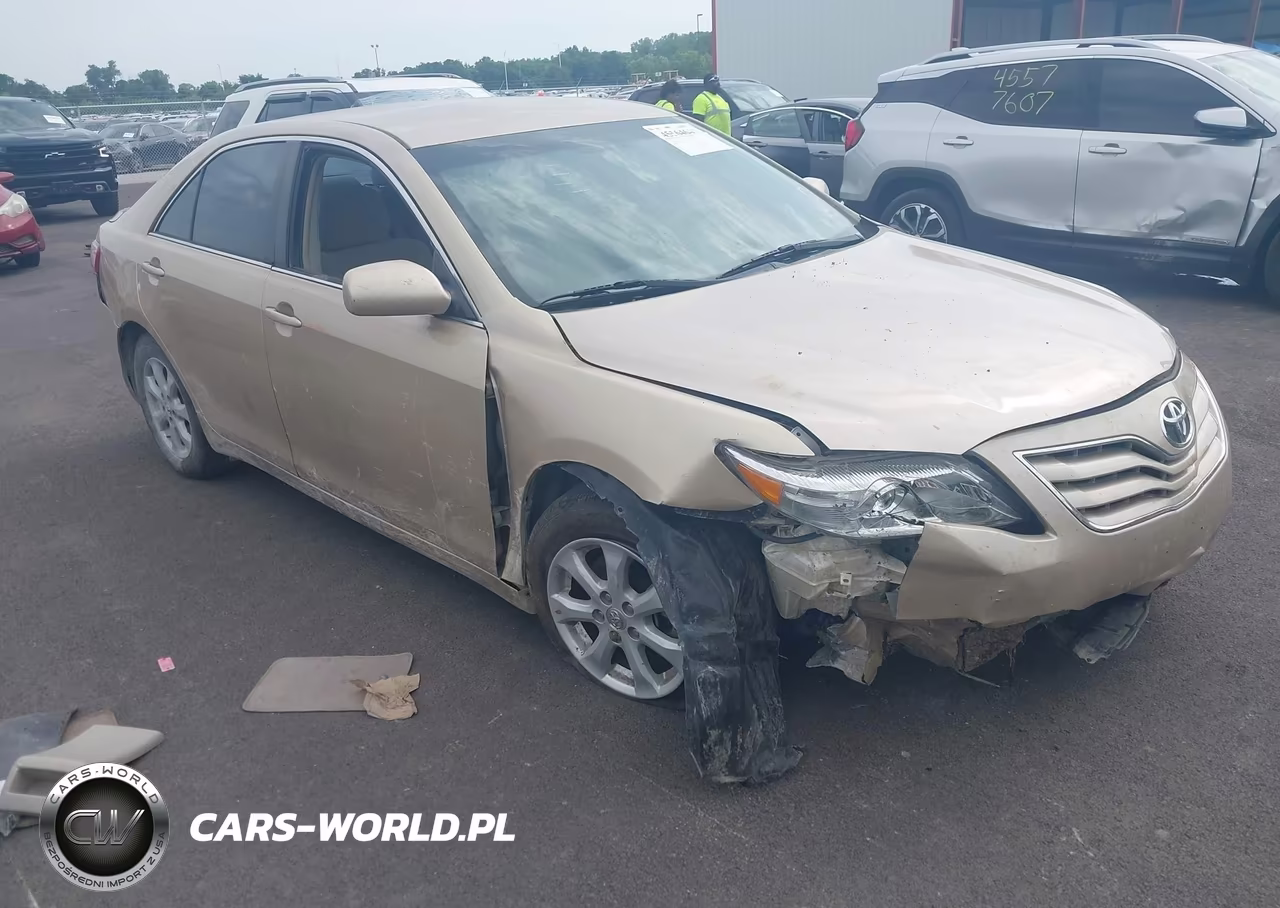 2011 Toyota Camry Le – zdjęcie 1 z 17