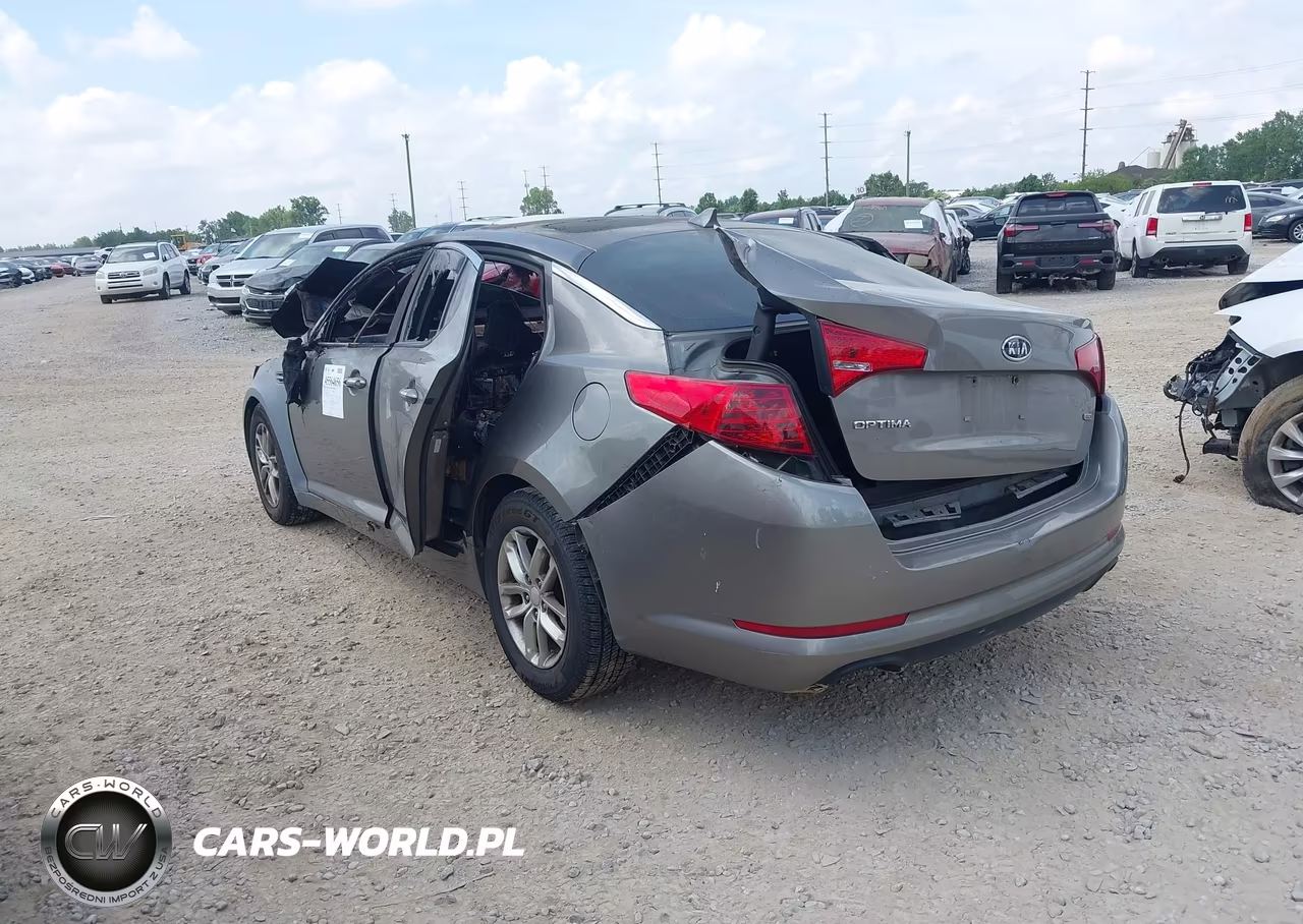 2012 Kia Optima Lx VIN:5XXGM4A70CG067643 - 3
