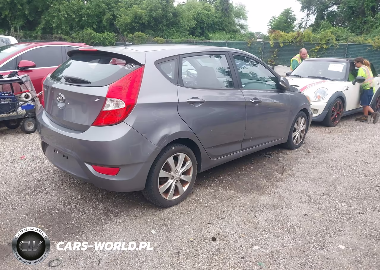 2014 Hyundai Accent Se VIN:KMHCU5AE4EU188879 - 4