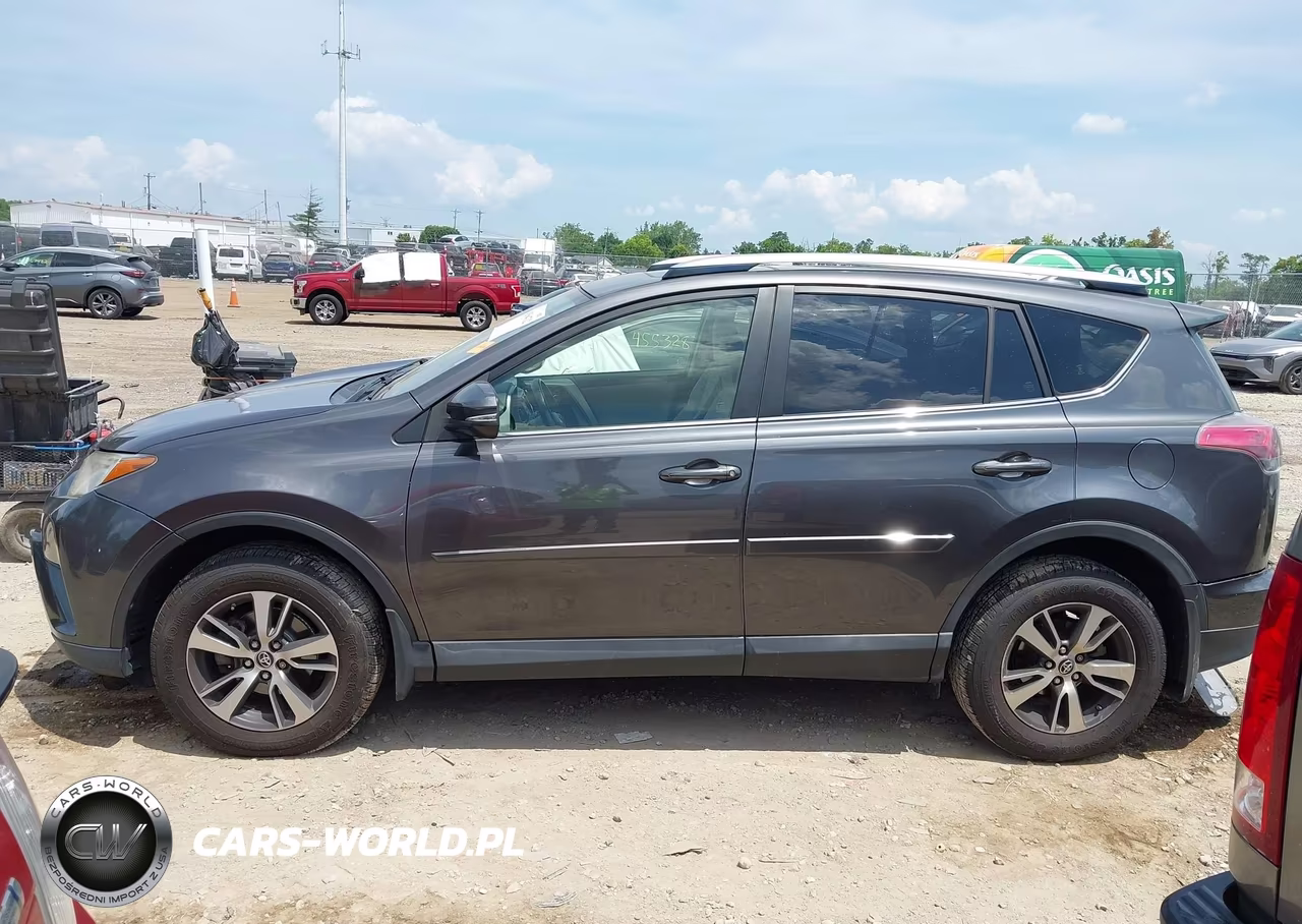 2016 Toyota Rav4 Xle VIN:JTMWFREV0GJ062715 - 14