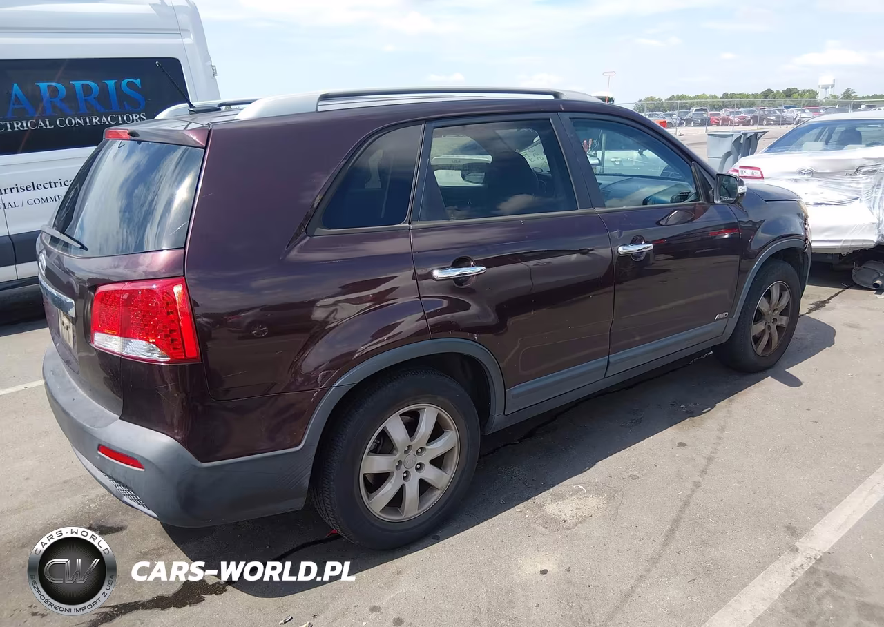 2012 Kia Sorento Lx V6 VIN:5XYKTDA25CG226797 - 4