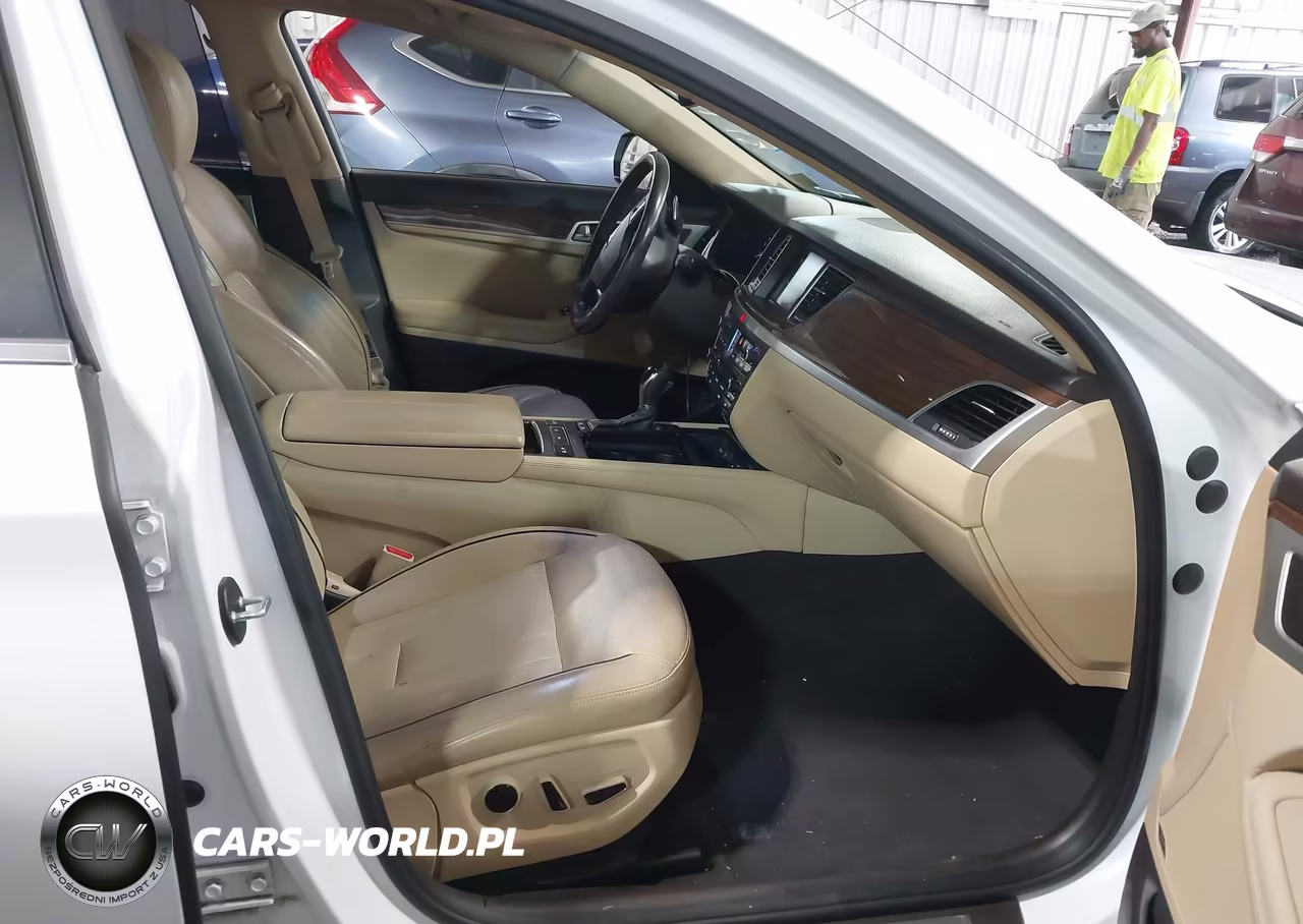 2016 Hyundai Genesis 3.8 VIN:KMHGN4JE6GU132969 - 5