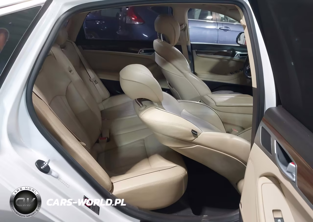 2016 Hyundai Genesis 3.8 VIN:KMHGN4JE6GU132969 - 8