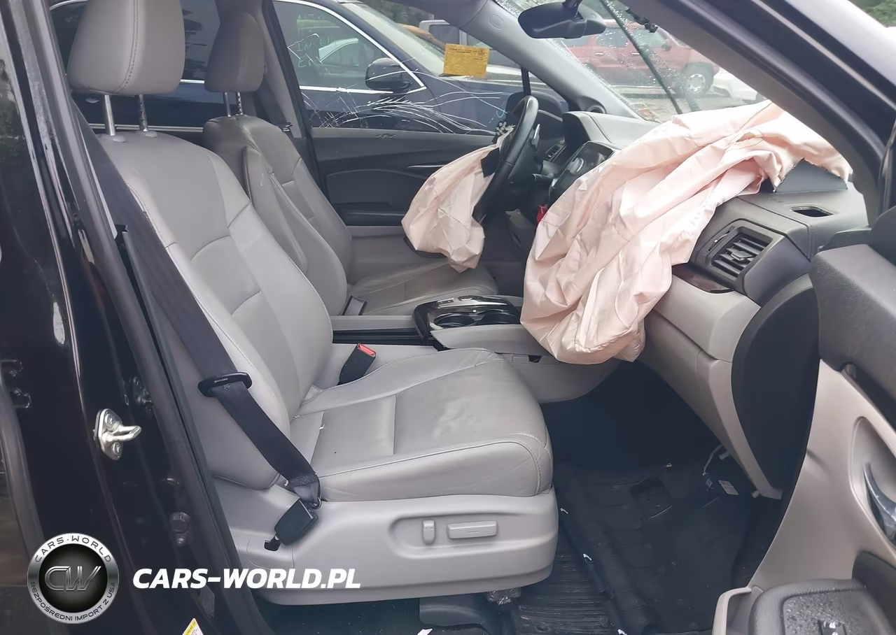 2016 Honda Pilot Touring VIN:5FNYF6H94GB097190 - 5
