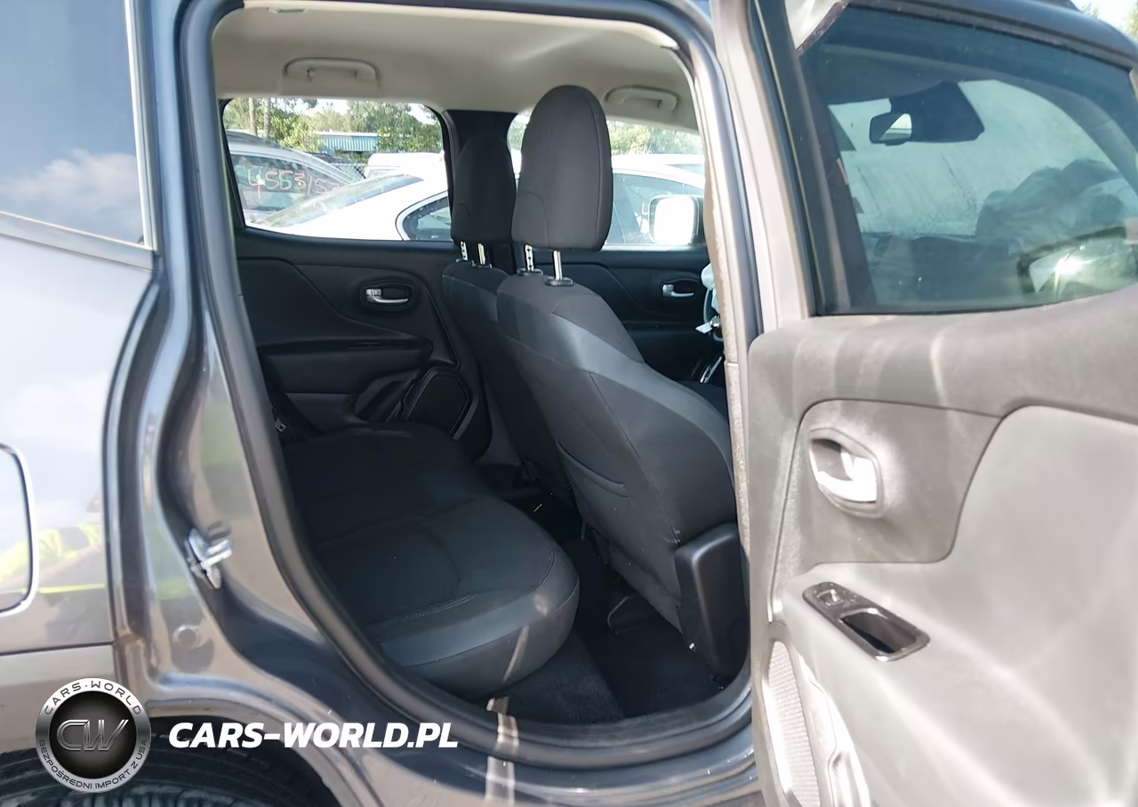 2023 Jeep Renegade Altitude 4X4 VIN:ZACNJDE13PPP40669 - 8