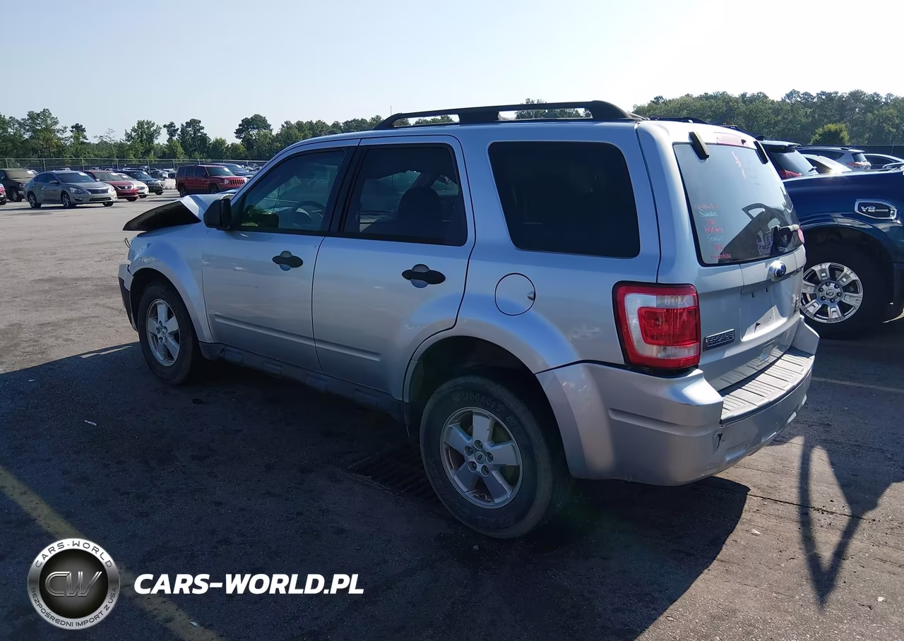 2010 Ford Escape Xls VIN:1FMCU0C77AKD21769 - 3