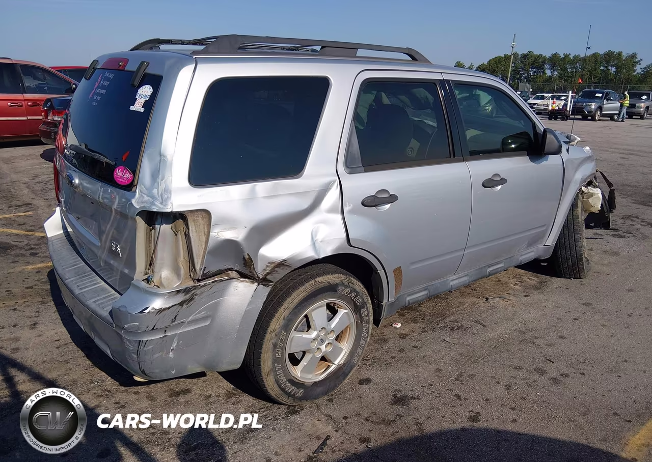 2010 Ford Escape Xls VIN:1FMCU0C77AKD21769 - 4