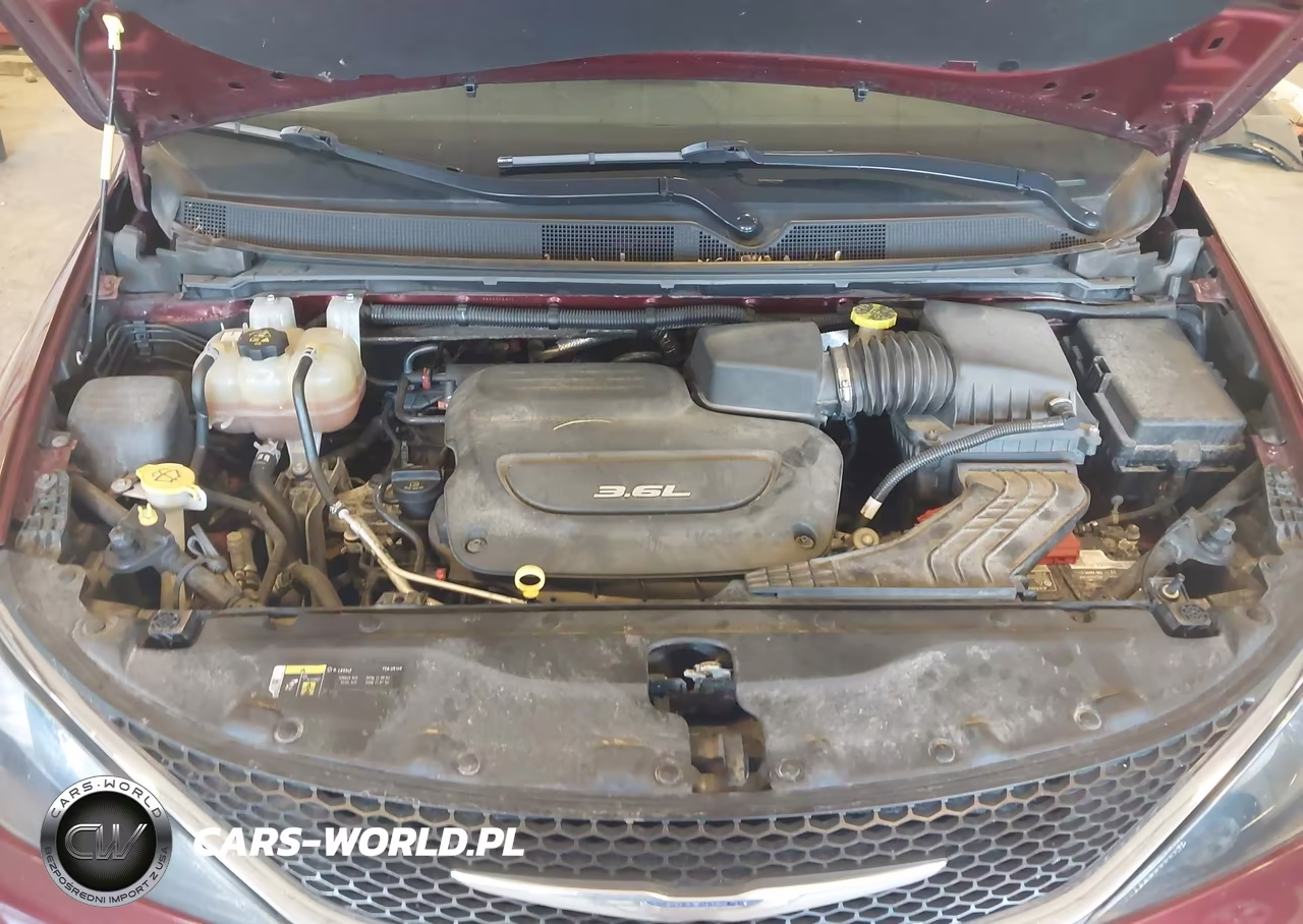 2018 Chrysler Pacifica Touring VIN:2C4RC1DG3JR274179 - 10