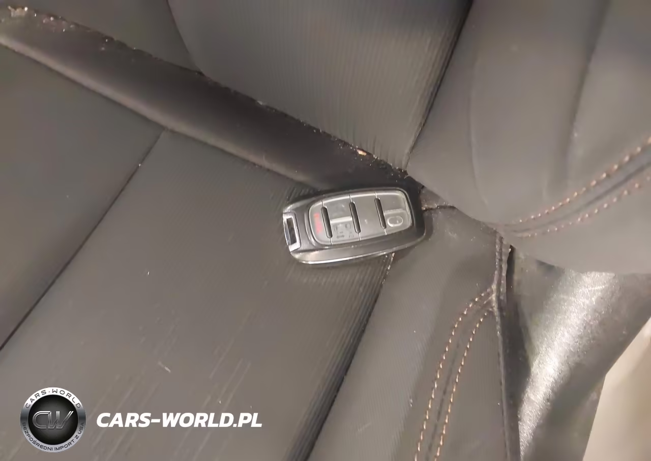 2018 Chrysler Pacifica Touring VIN:2C4RC1DG3JR274179 - 11