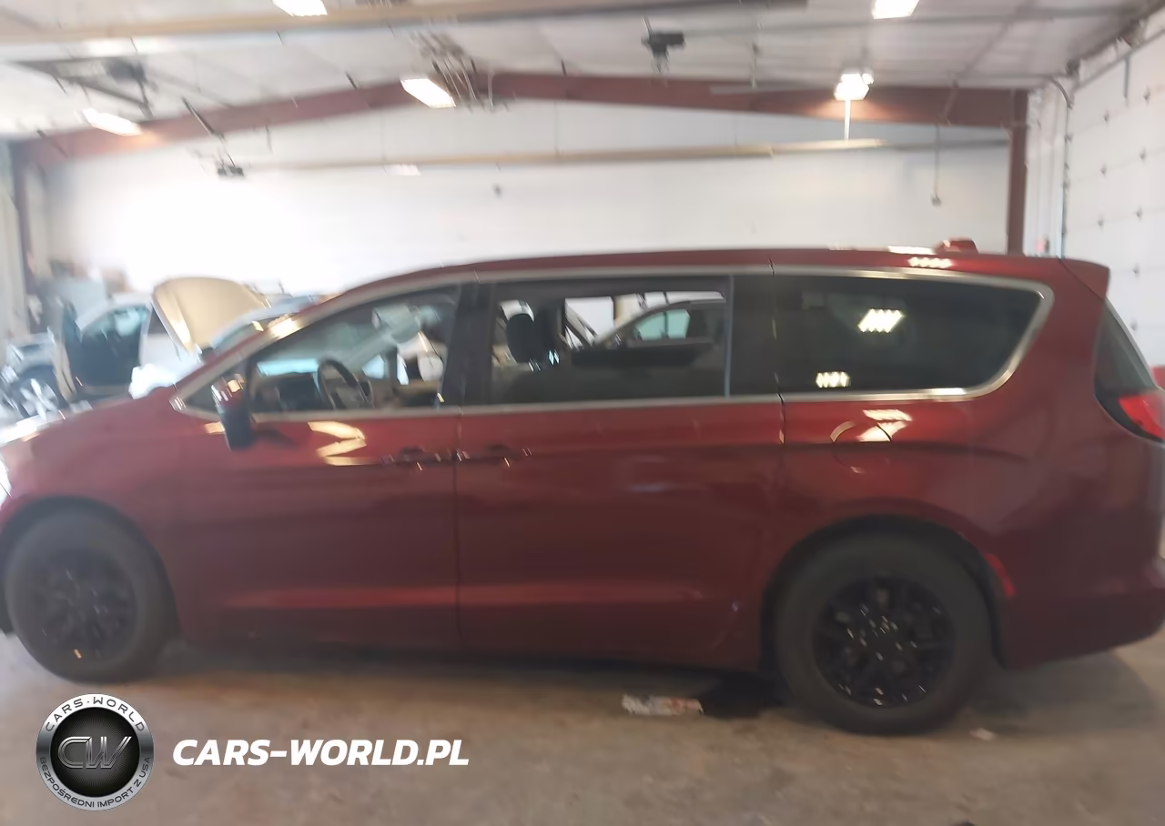 2018 Chrysler Pacifica Touring VIN:2C4RC1DG3JR274179 - 14
