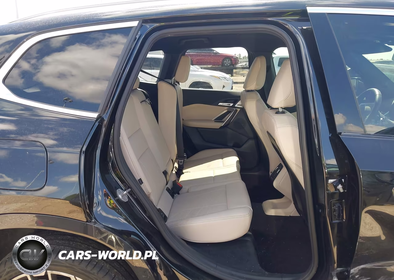 2025 BMW X1 xDrive28I VIN:WBX73EF01S5149374 - 8
