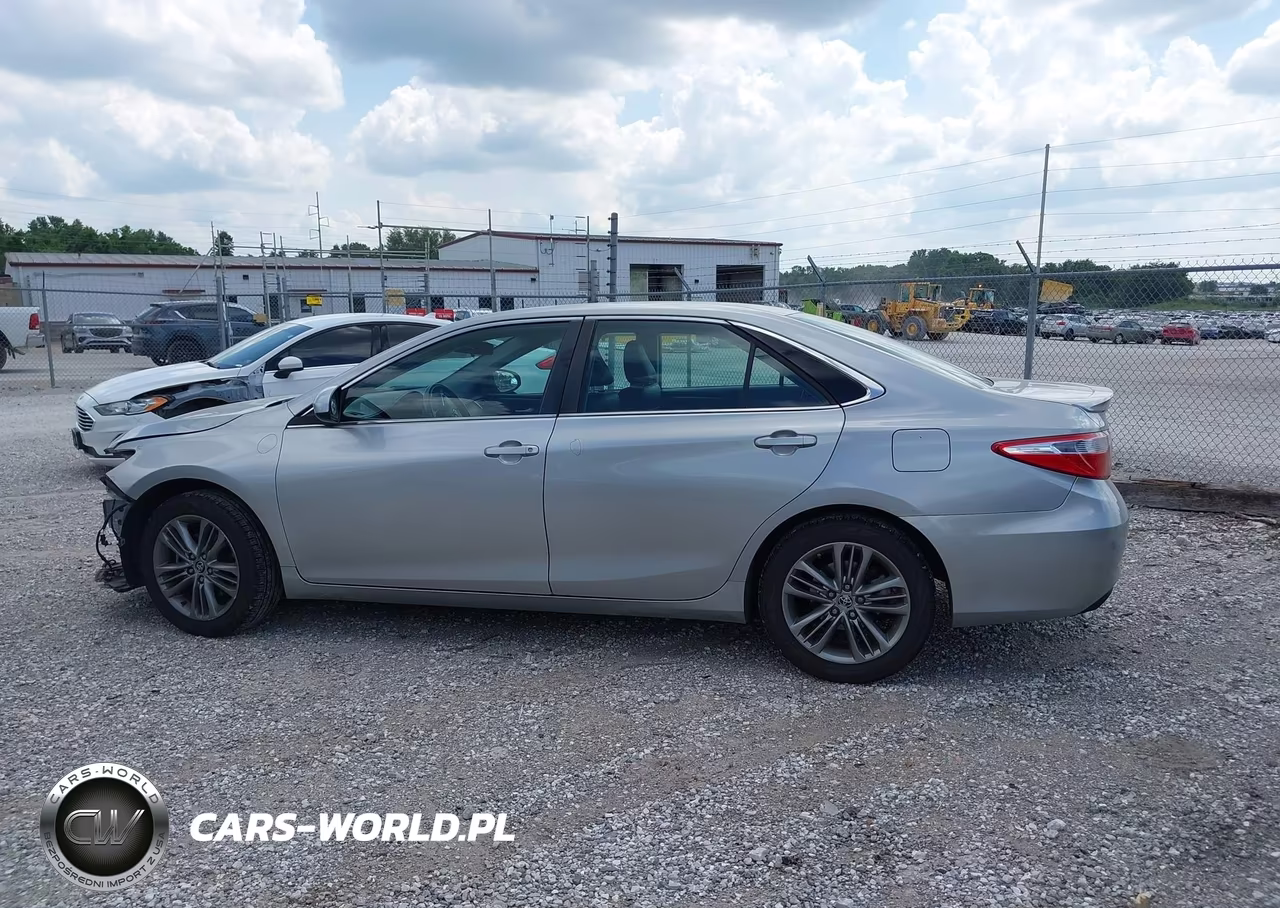 2015 Toyota Camry Se VIN:4T1BF1FK7FU892542 - 15
