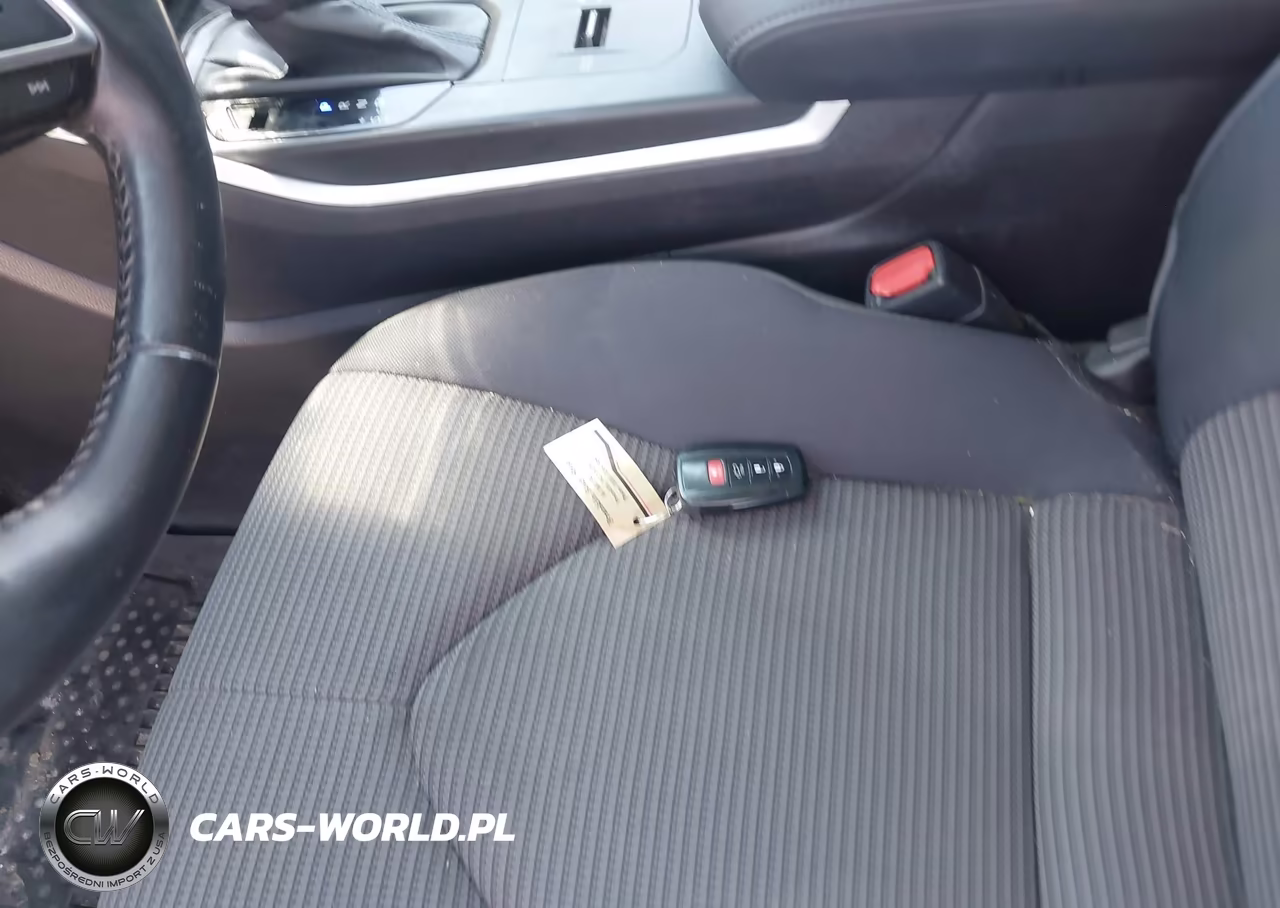 2021 Toyota Highlander Hybrid Le VIN:5TDBBRCH8MS515131 - 11