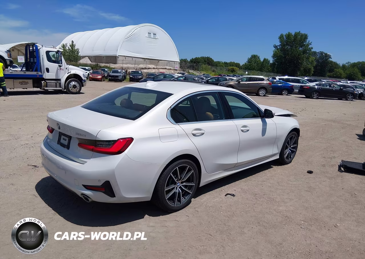 2020 BMW 330I xDrive VIN:3MW5R7J01L8B11621 - 4