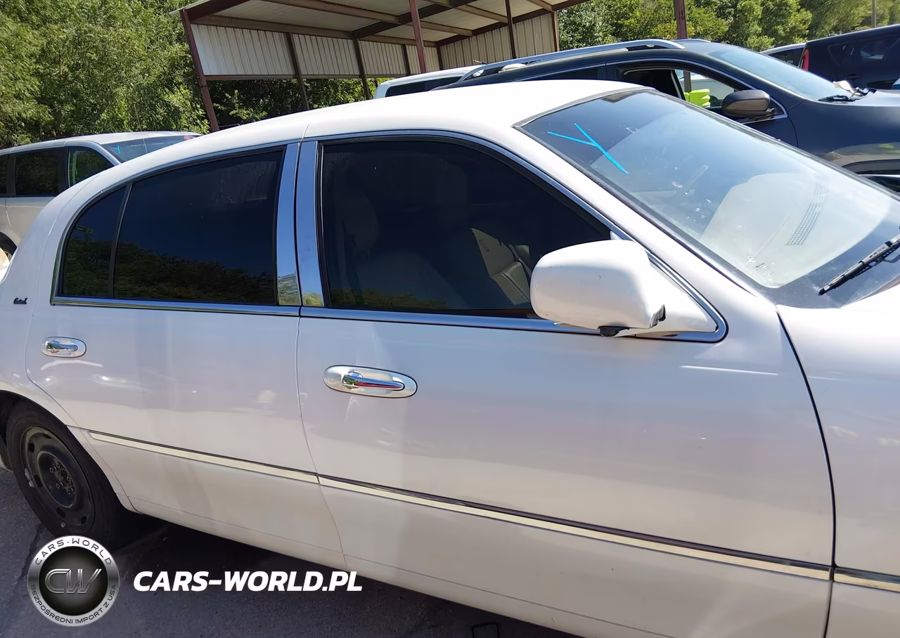 2003 Lincoln Town Car Cartier L VIN:1LNHM85W83Y632054 - 13
