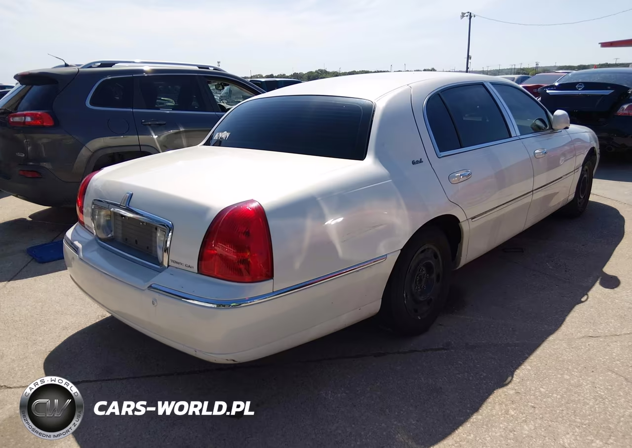 2003 Lincoln Town Car Cartier L VIN:1LNHM85W83Y632054 - 4