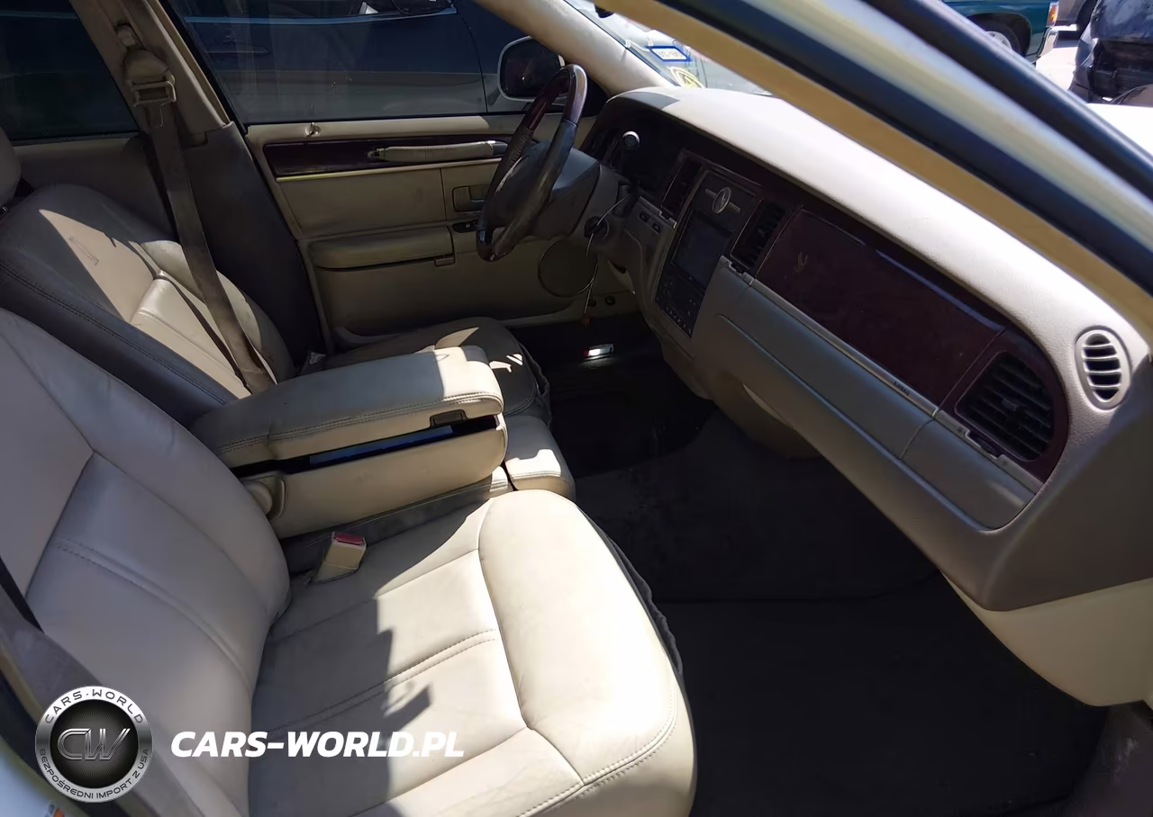 2003 Lincoln Town Car Cartier L VIN:1LNHM85W83Y632054 - 5
