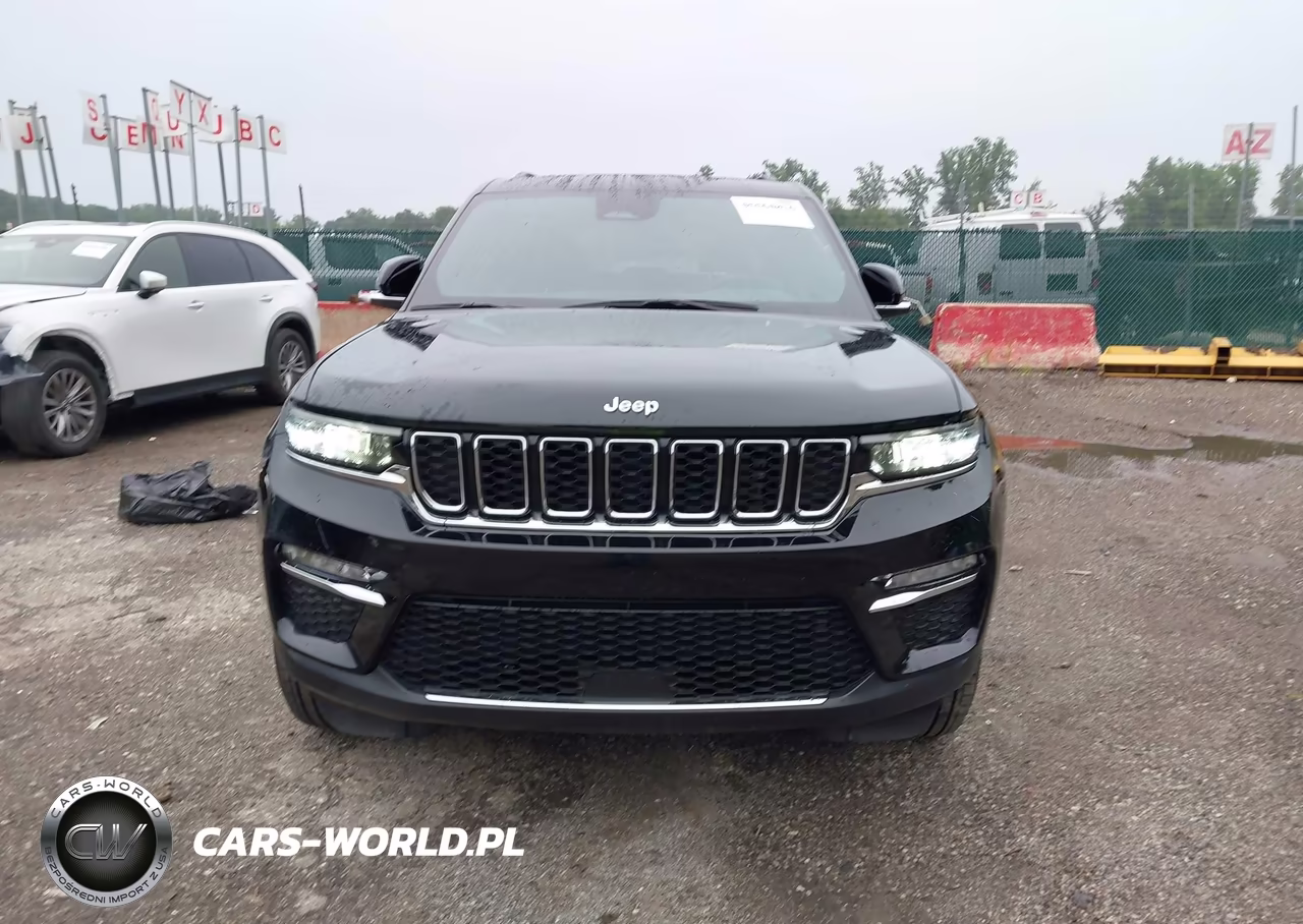 2025 Jeep Grand Cherokee Limited 4X4 VIN:1C4RJHBGXSC296000 - 12