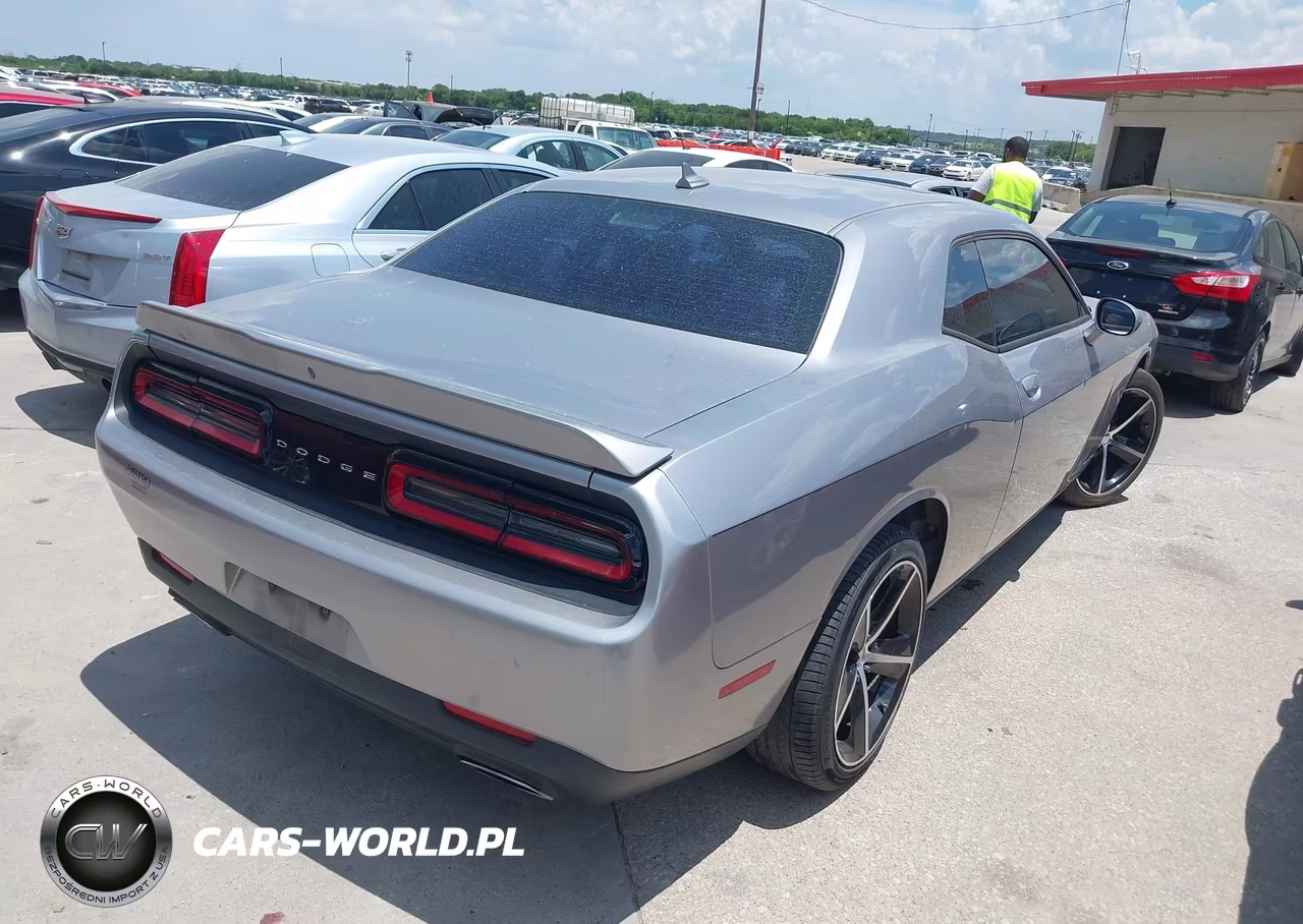 2015 Dodge Challenger Sxt Plus VIN:2C3CDZBG1FH719220 - 4