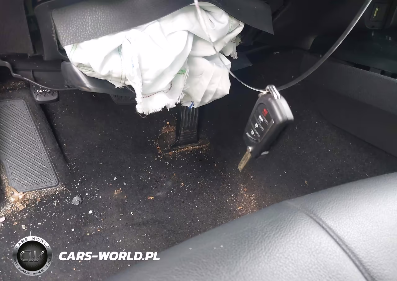 2020 Toyota Camry Se VIN:4T1G11AK8LU369165 - 11