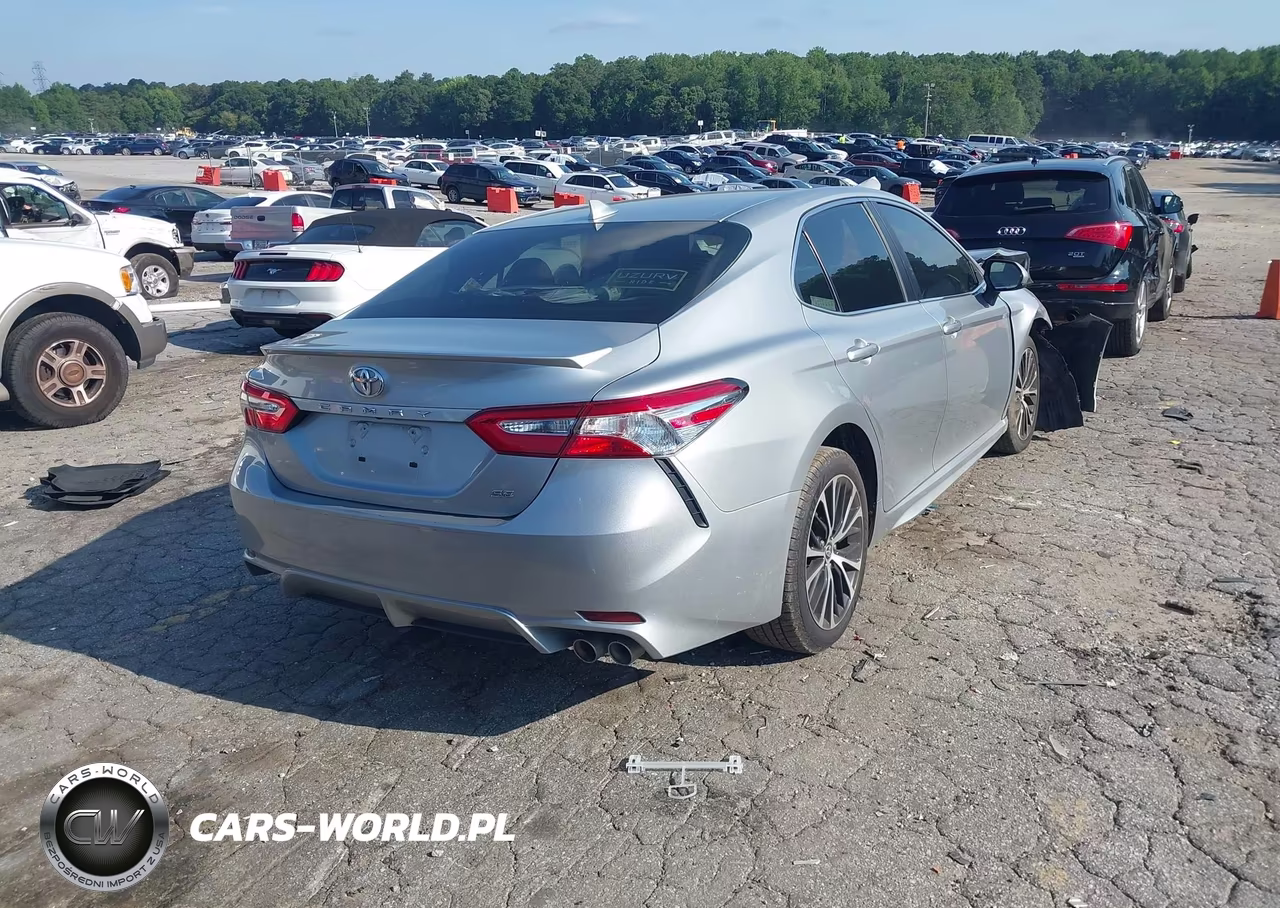 2020 Toyota Camry Se VIN:4T1G11AK8LU369165 - 4