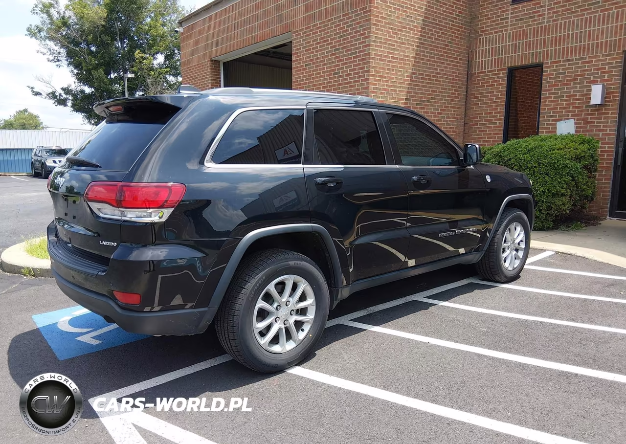 2021 Jeep Grand Cherokee Laredo E 4X4 VIN:1C4RJFAG4MC793701 - 4