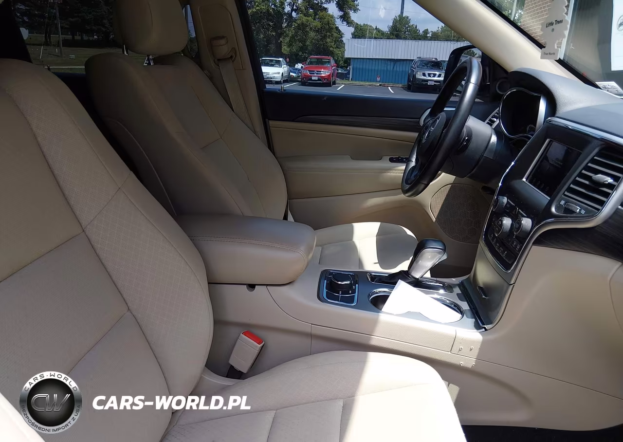 2021 Jeep Grand Cherokee Laredo E 4X4 VIN:1C4RJFAG4MC793701 - 5
