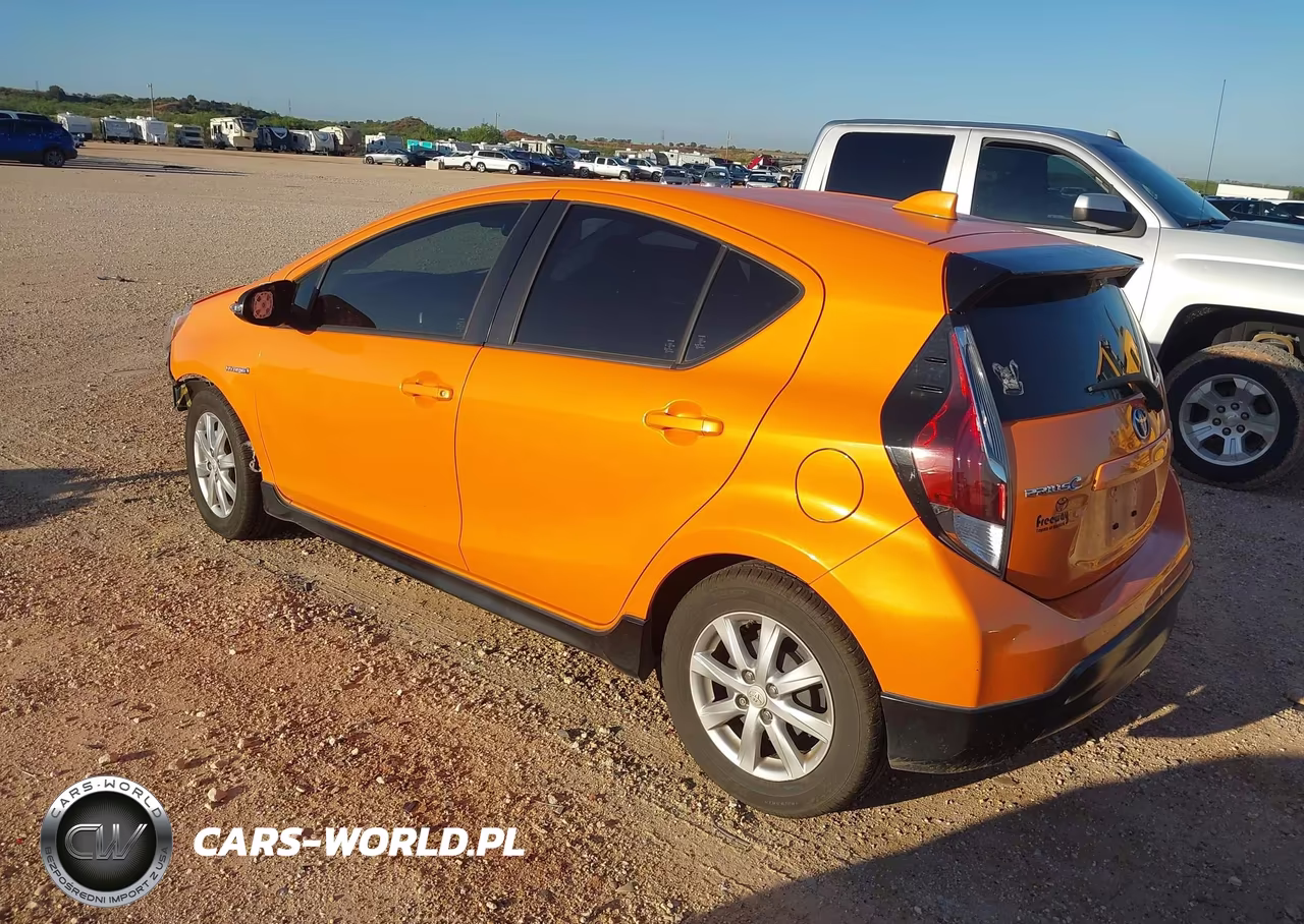 2017 Toyota Prius C Two VIN:JTDKDTB33H1595695 - 3