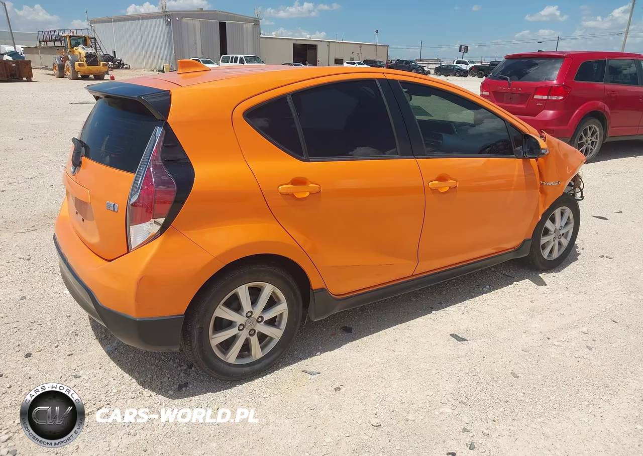 2017 Toyota Prius C Two VIN:JTDKDTB33H1595695 - 4