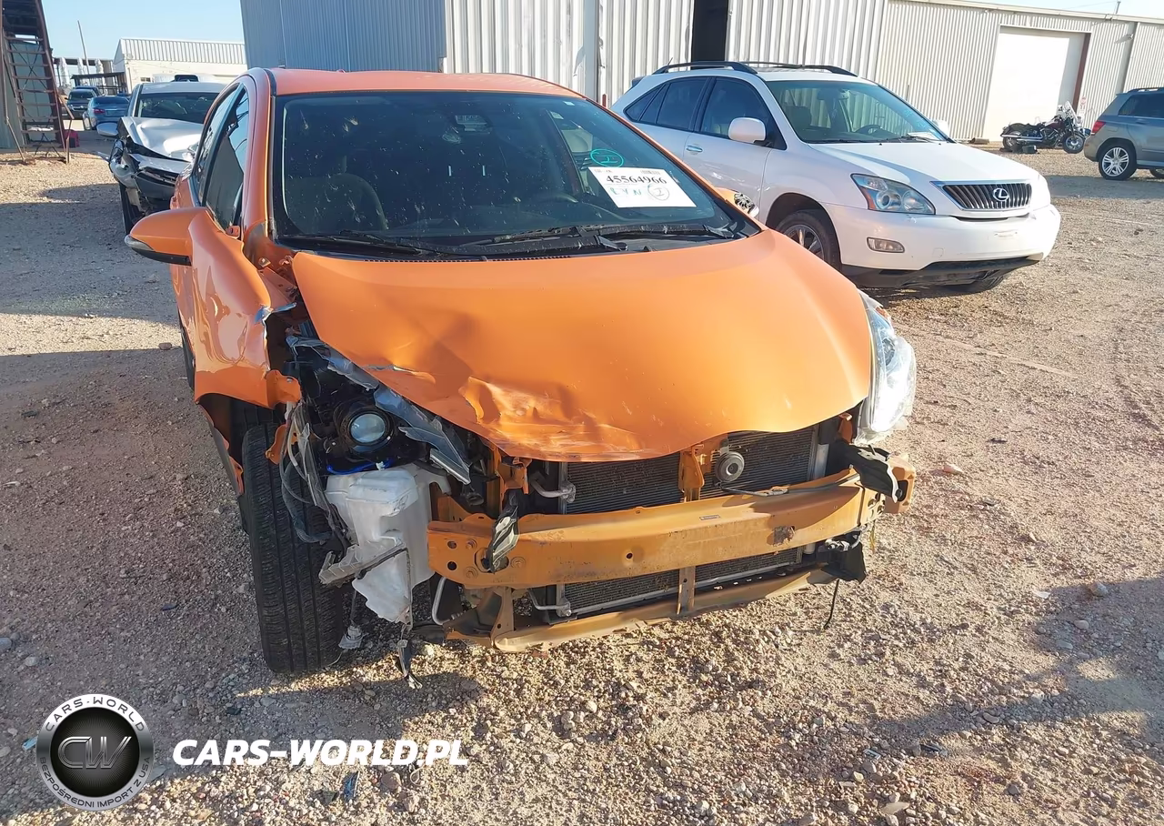 2017 Toyota Prius C Two VIN:JTDKDTB33H1595695 - 6