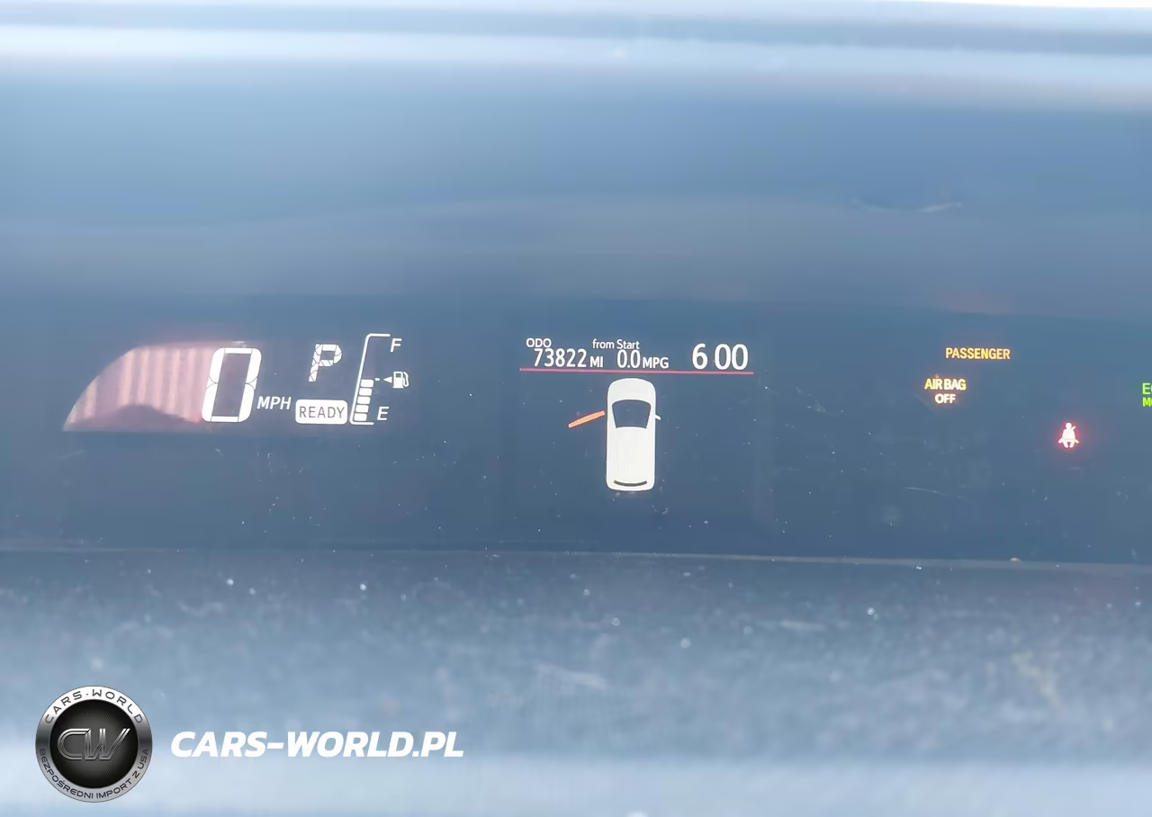2017 Toyota Prius C Two VIN:JTDKDTB33H1595695 - 7